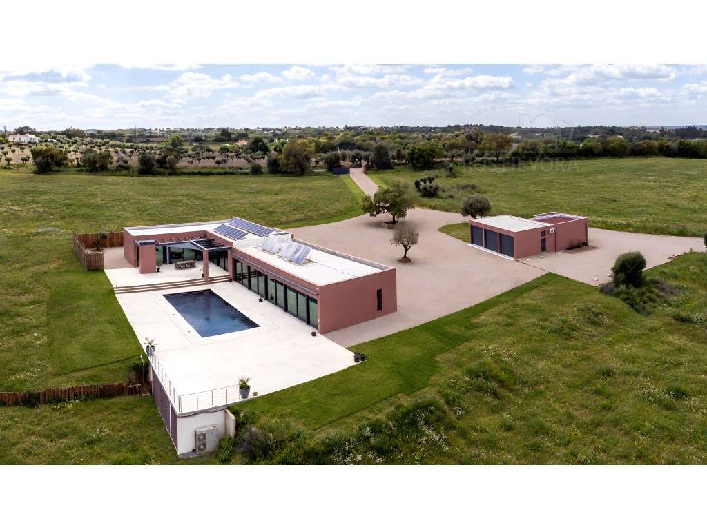 Propriedade contemporânea de 11,5 ha com duas residências independe...-0