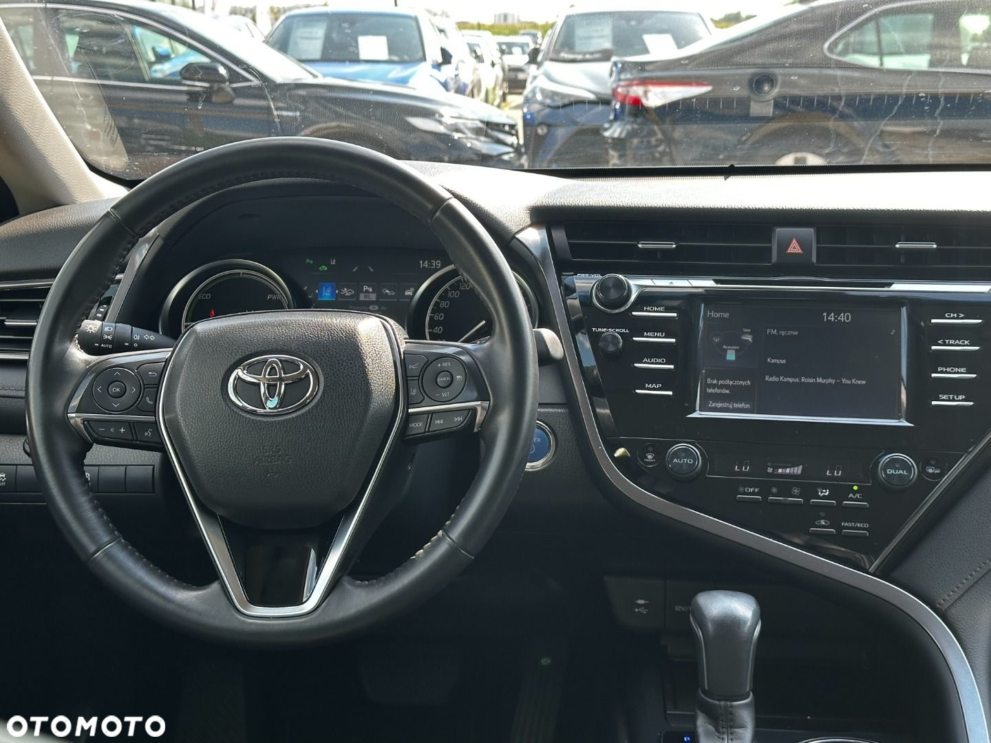 Toyota Camry - 12