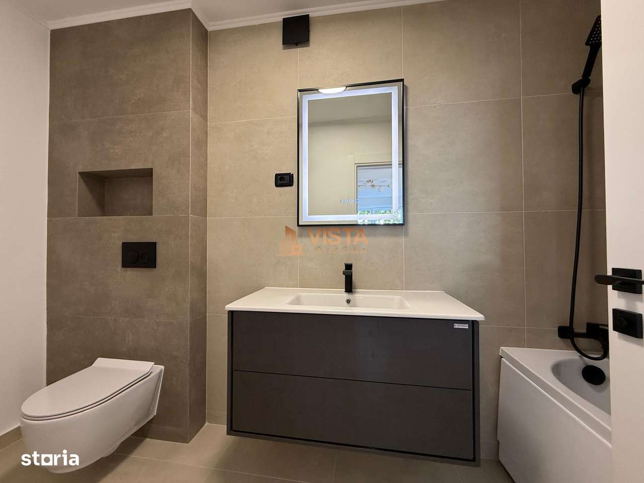 Apartament la casa cu curte si garaj la 5 minute de Centru Brasov-6