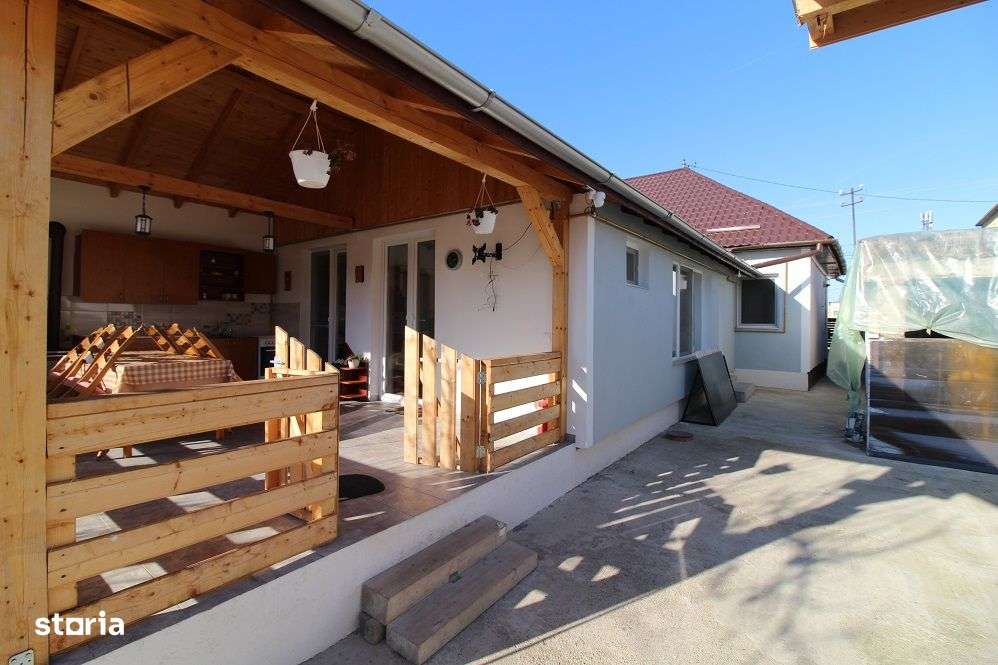 Vând casă P+Pod în Hunedoara, zona Piața Obor, teren 575mp, f.s. 15m - Imagine principală: 1/20