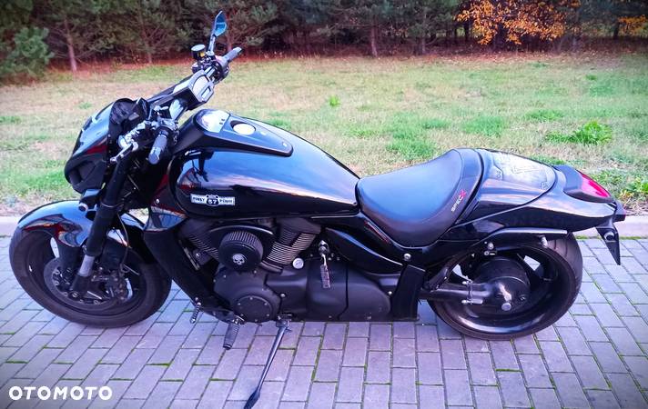 Suzuki Intruder - 6