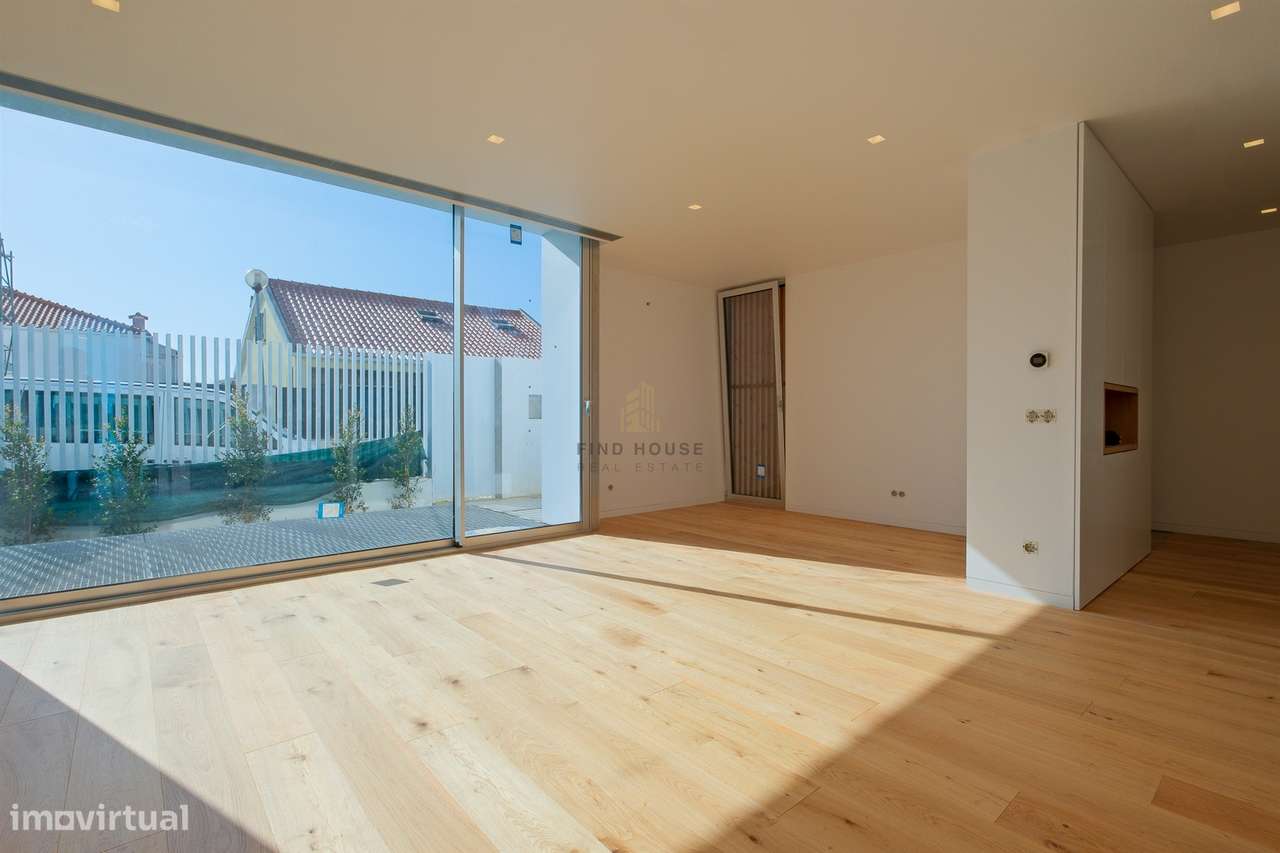 Moradia Isolada T4 com jardim e Garagem Box em Tires, São Domingos de-11