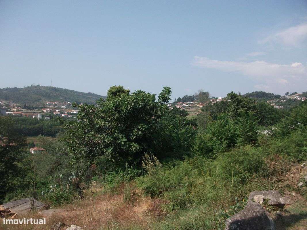 Moradia para restauro com 3 artigos de construção - Grande imagem: 4/8