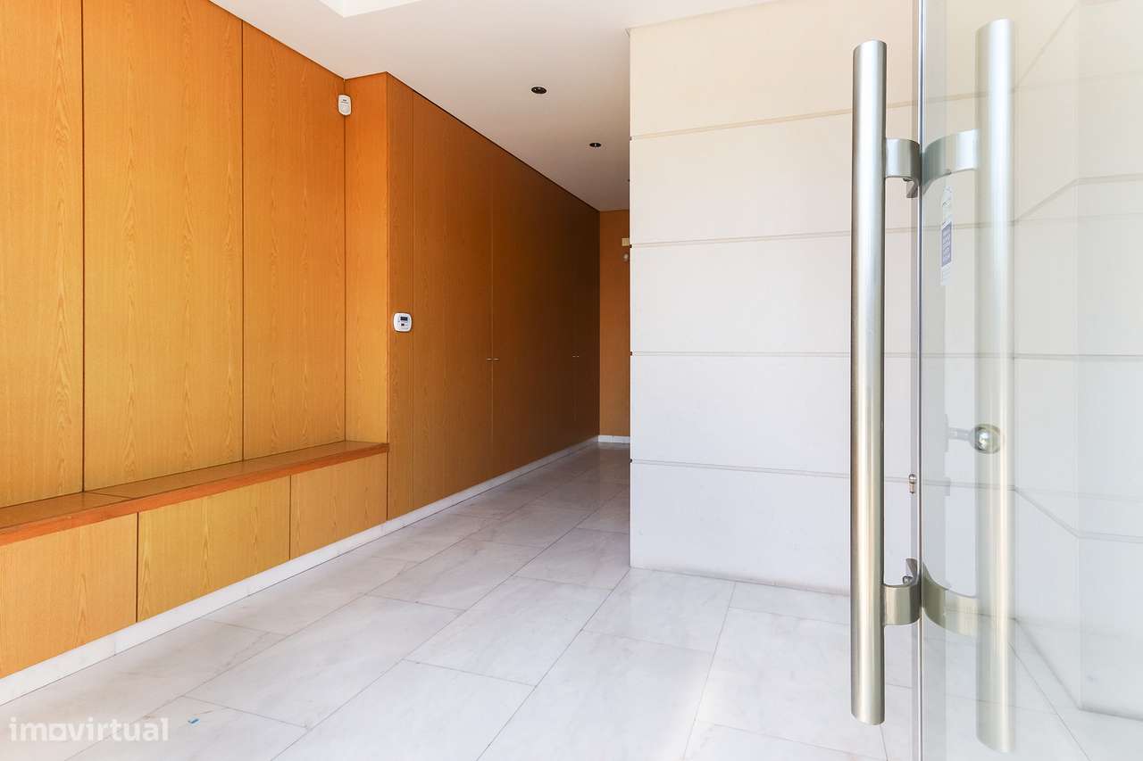 T2 em Pedrouços com box fechada - Grande imagem: 2/20