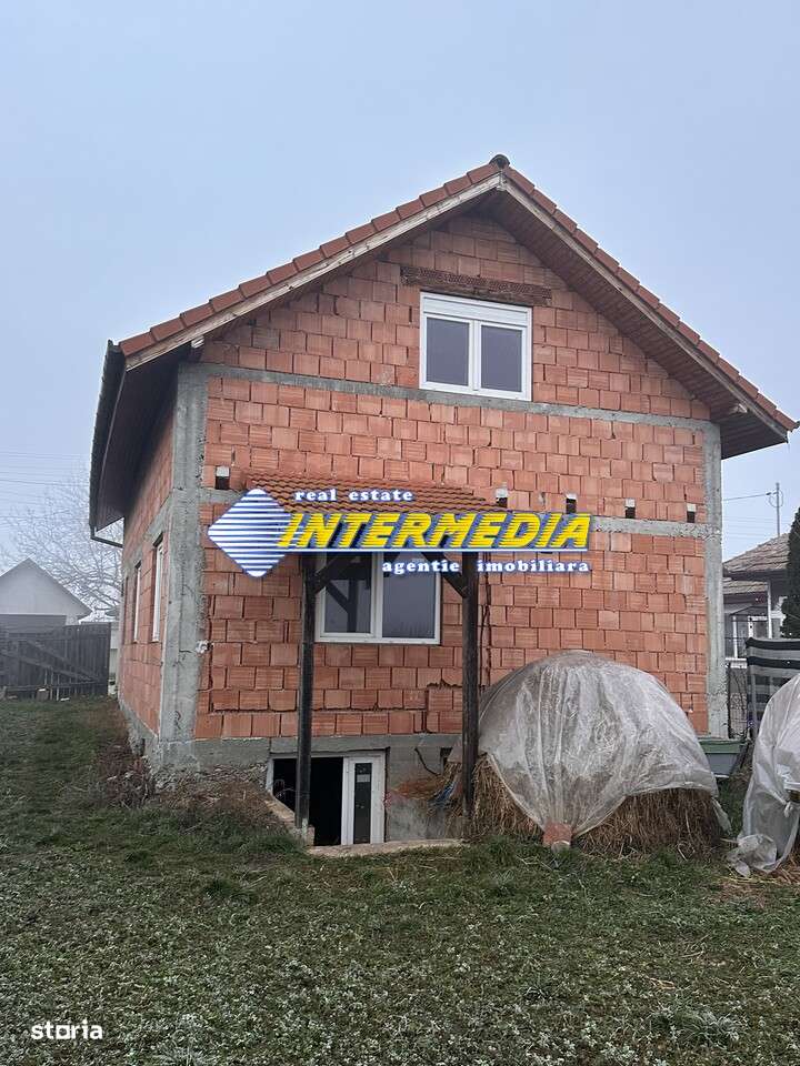 Casa noua la rosu teren 1000 mp toate utilitatile cu pivnita - Imagine principală: 5/10