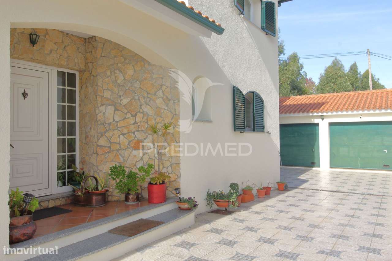 Moradia T4 em Esgueira a 3 km do centro de Aveiro - Grande imagem: 2/27