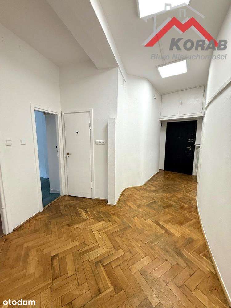 Mieszkanie z potencjałem w klimatycznej kamienicy-10