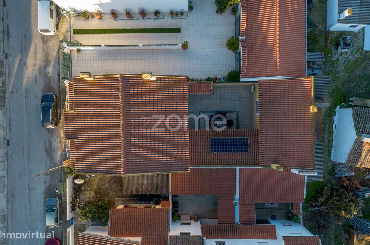 Moradia T3 com garagem, pátio e excelente exposição solar - Grande imagem: 5/32