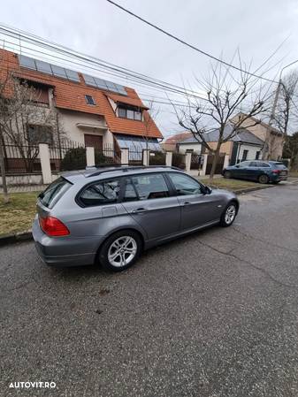 BMW Seria 3 320d DPF Touring Aut. - 13