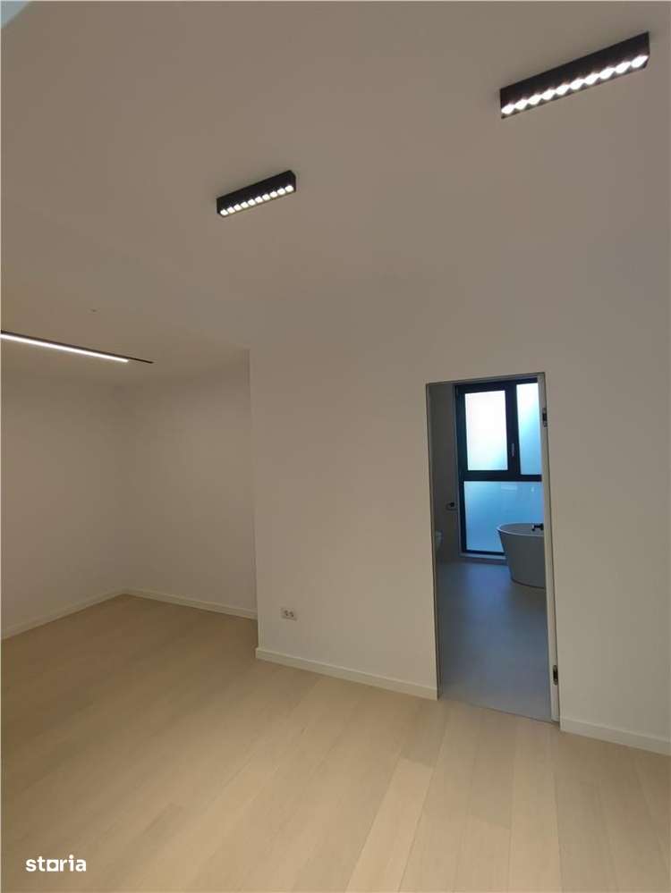 Vila P+2E-eventual schimb cu teren in zona Voluntari-Pipera - Imagine principală: 3/20