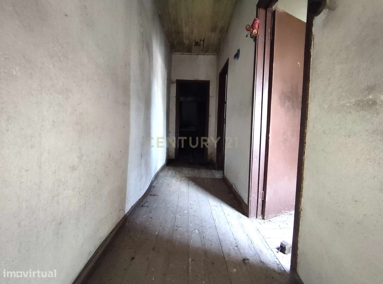 Moradia para recuperar a 5kms da cidade de Chaves-9