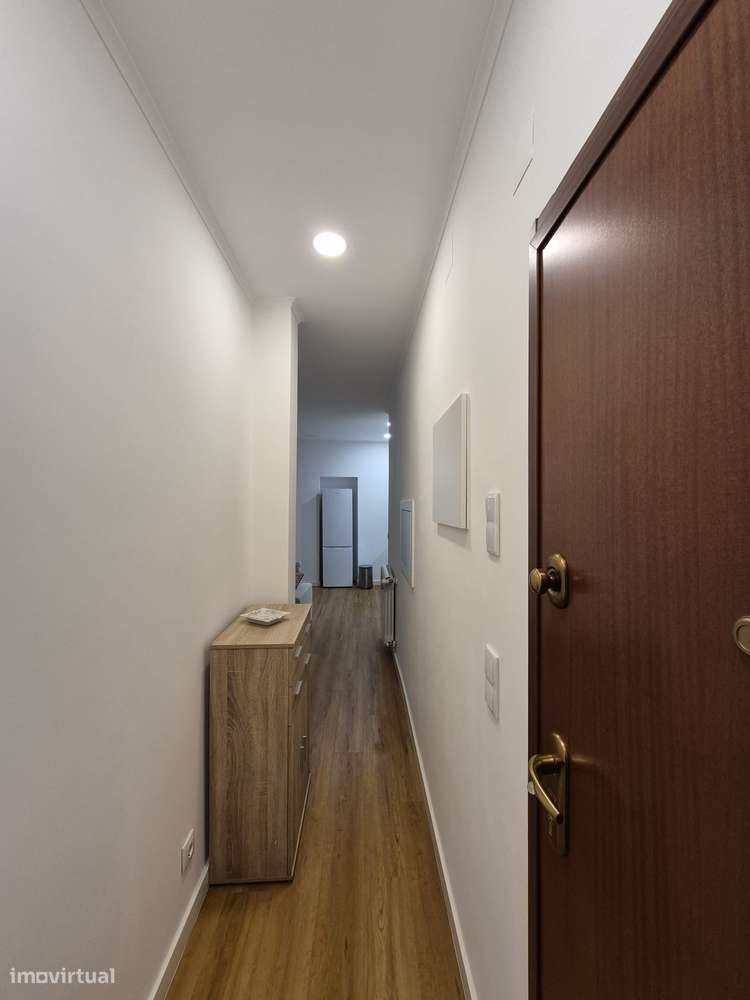 T1 com varanda e localização central em Lisboa - Grande imagem: 4/13