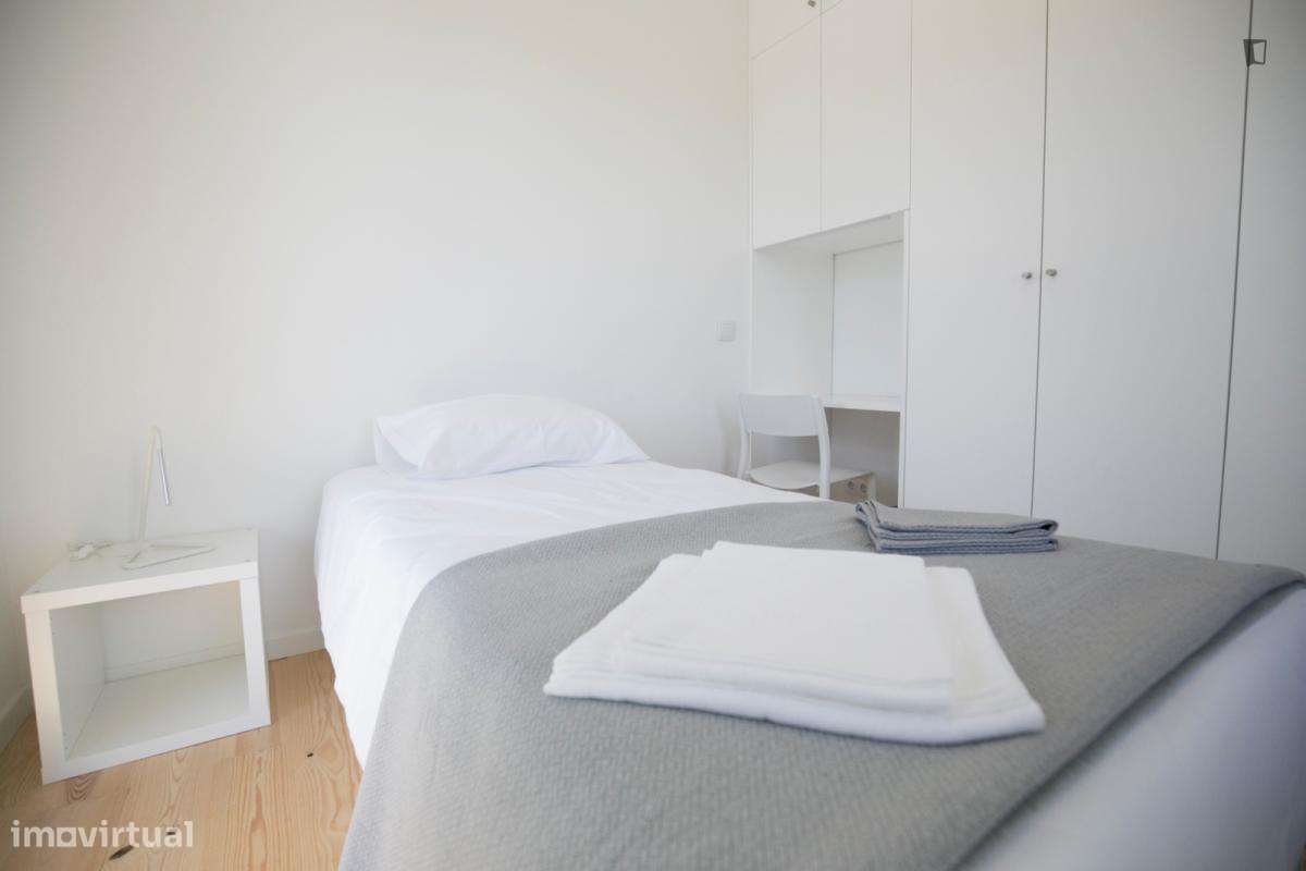 Quarto - localizado em Carcavelos Lisbon - Grande imagem: 3/50