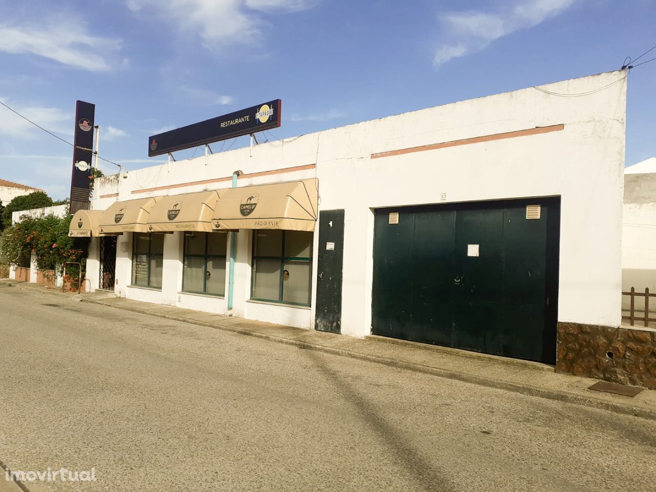 Restaurante a necessitar de pequenas obras