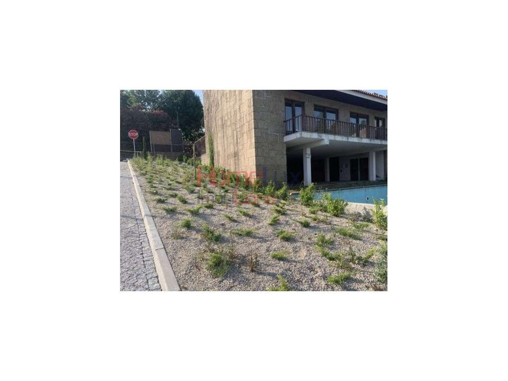 Moradia Isolada com Piscina em AZURÉM, GUIMARÃES - Grande imagem: 5/35