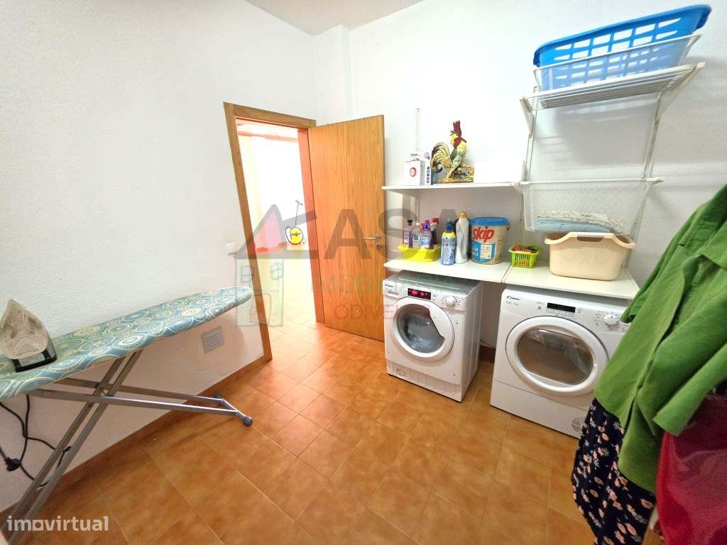 Moradia T4 com Garagem de 48 m² e Mais de 120 m² de Logradouro-50