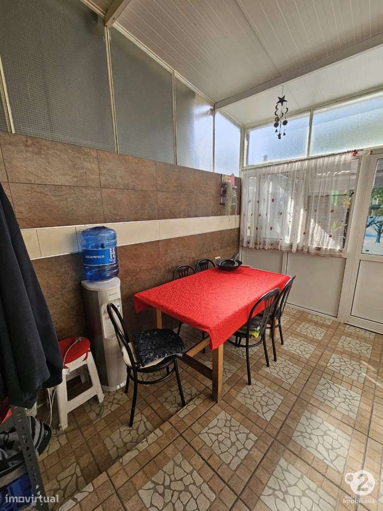 Prédio em propriedade total na Rua Costa Cabral - Porto-19