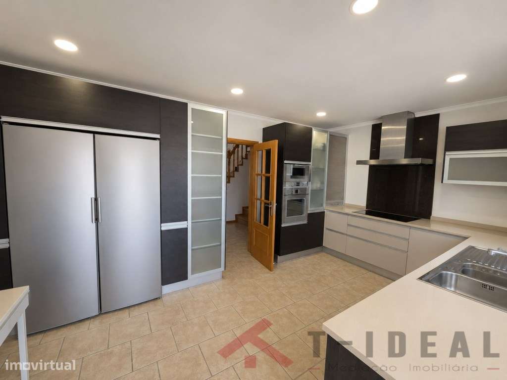 Moradia T3 próxima da Praia da Areia Branca-6