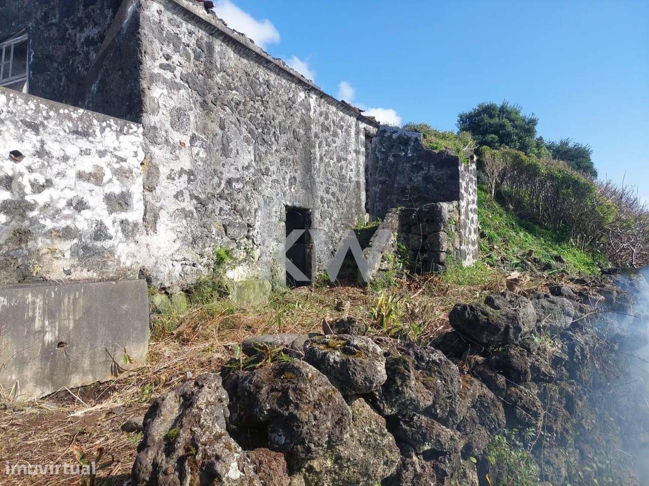 Recuperação Total de uma Moradia T2 em Plena Falésia - Grande imagem: 5/13