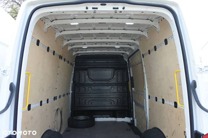 Volkswagen CRAFTER - 7