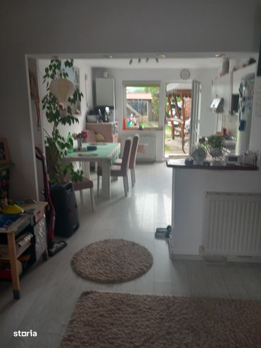 Casa cu etaj,5 cam,160 mp,teren 300 mp,Corunca, zona Peny-2