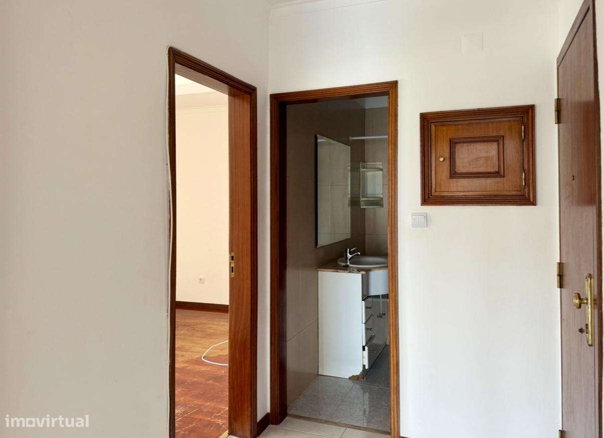 T1 com Parqueamento na Tapada das Mercês-8