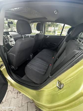 Opel Corsa 1.2 16V Cosmo - 18