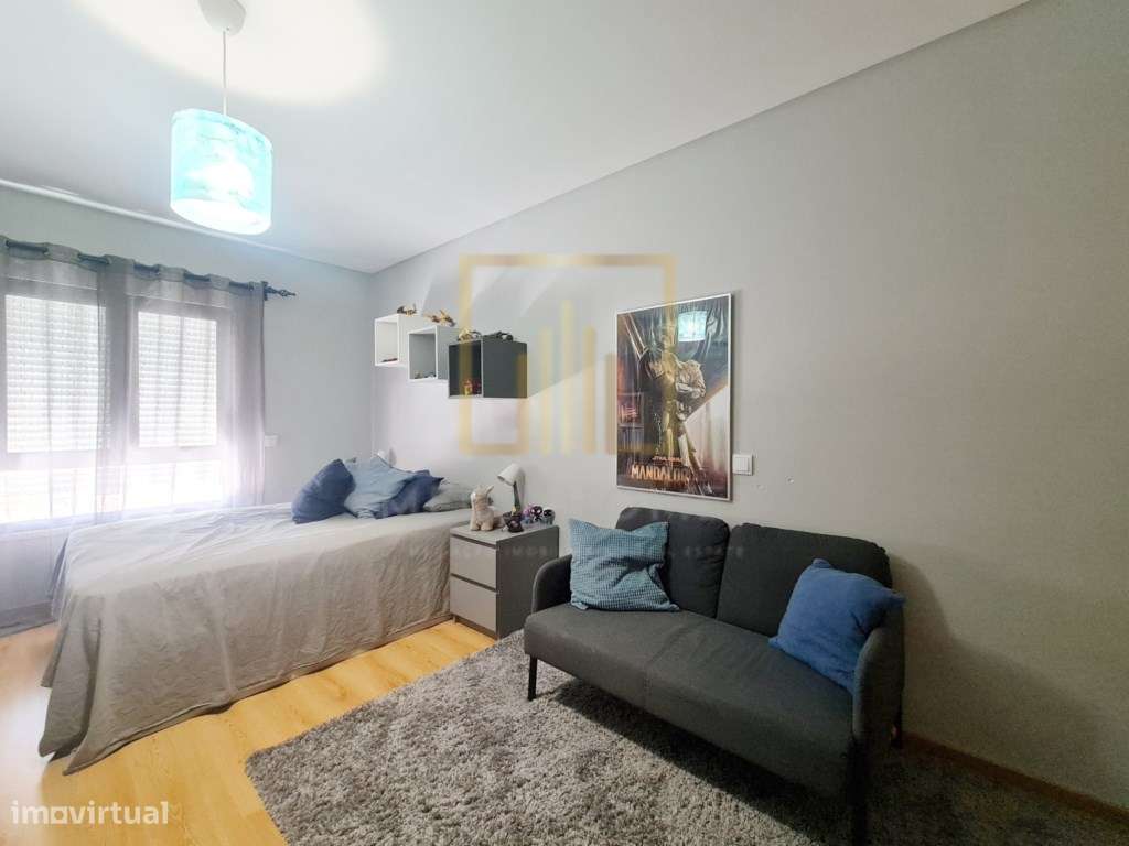 Apartamento T3 com Terraço e 3 WC, em Lagoa.-49