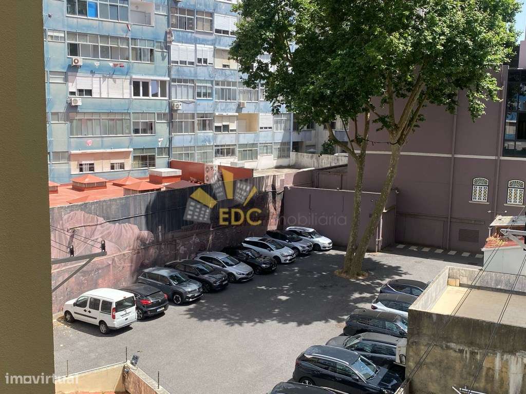 Apartamento T1 Remodelado em Zona Central da Amadora| Junto a Trans...-12