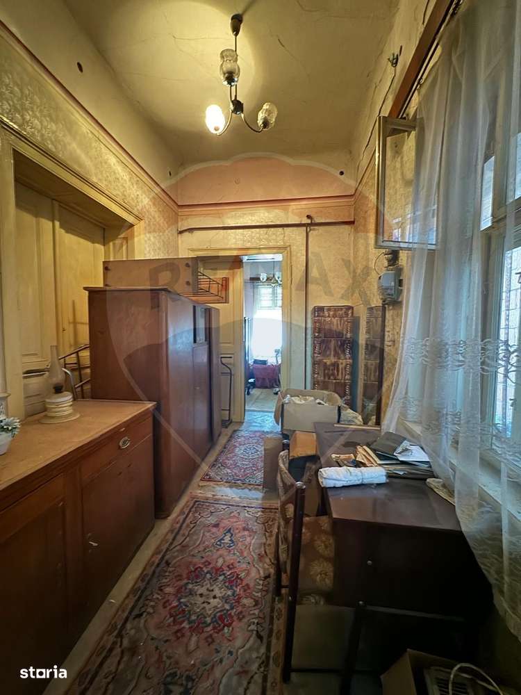 Casa de vanzare zona 0-11