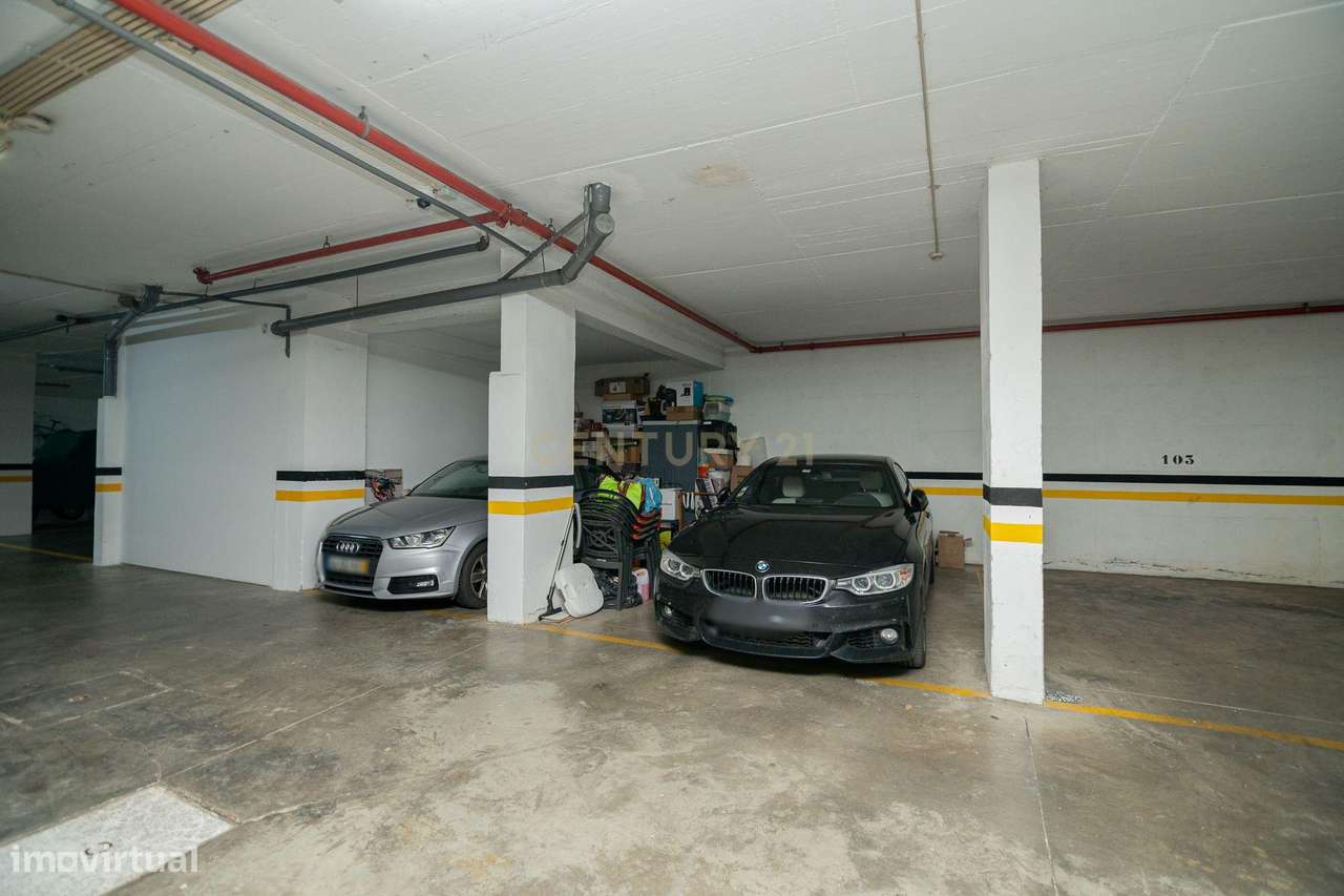 FABULOSO APARTAMENTO DE LUXO T2 DE GRANDES DIMENSÕES COM 2 LUGARES DE-32