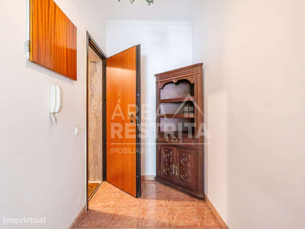 Excelente Apartamento T2 nas Paivas - Ótimo Potencial e Localização...-35