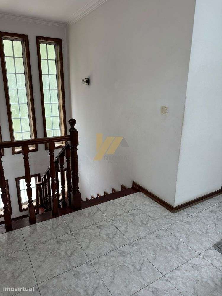 Moradia T3 de 3 Frentes | 3 Quartos | Garagem para 2 a 3 Carros-11