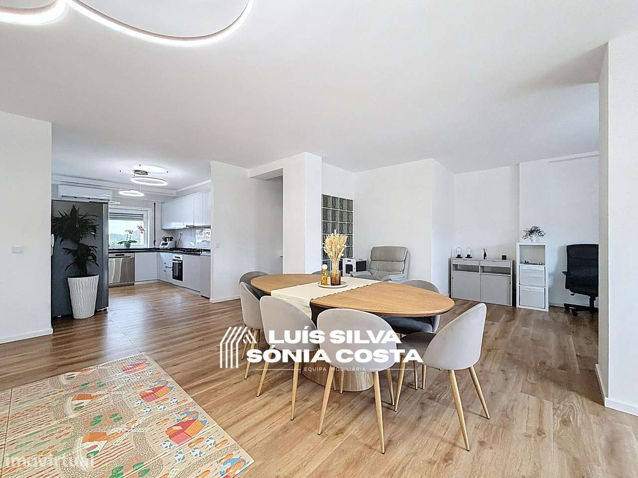 Incrível Apartamento T2 Totalmente Remodelado c/ Garagem, Arrumos... - Grande imagem: 3/40