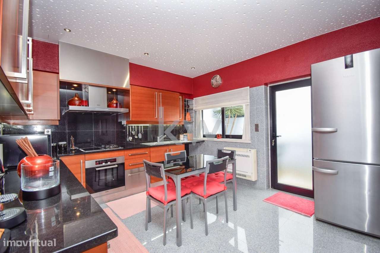 Moradia Independente T4 (3 suítes + 1 quarto) na Parede - Grande imagem: 4/60