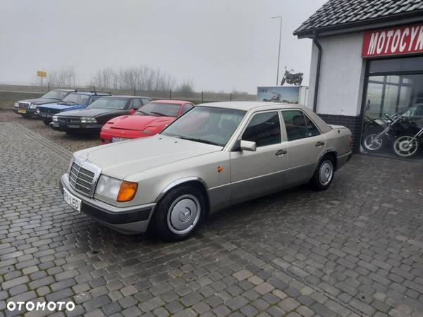 Mercedes-Benz W124 (1984-1993) - 1