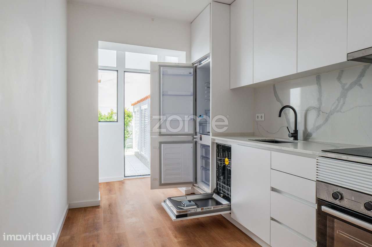 Apartamento T1+1 Baixa da Banheira-42