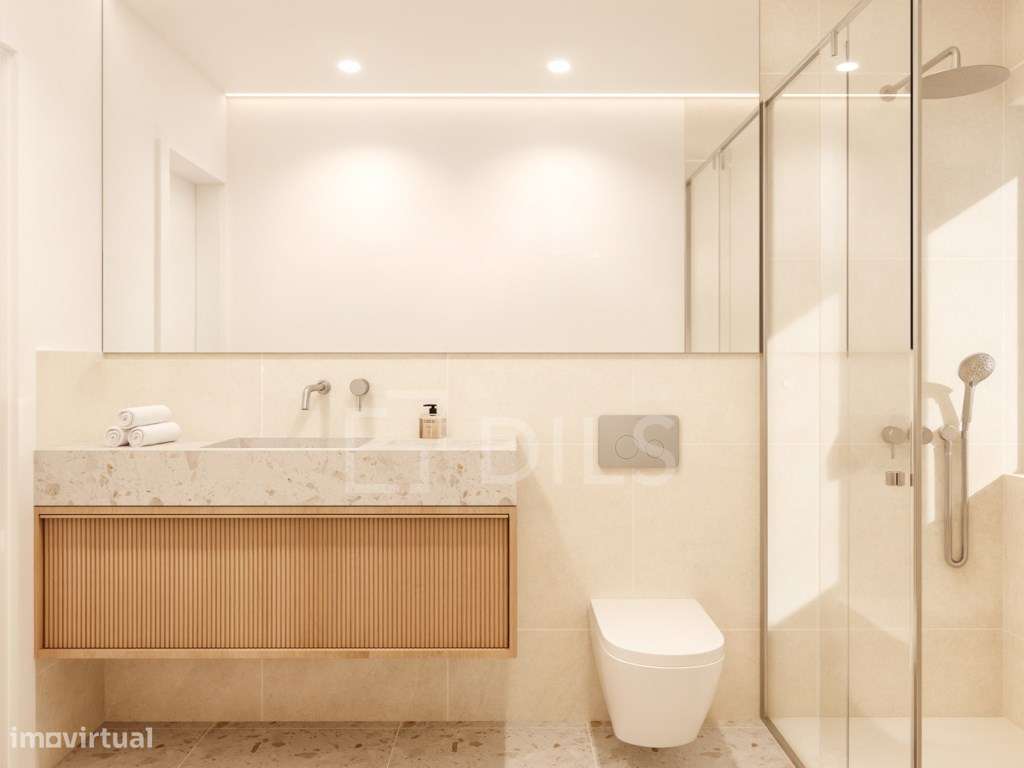 Apartamento T0 para remodelar com área exterior de logradouro - Grande imagem: 3/15