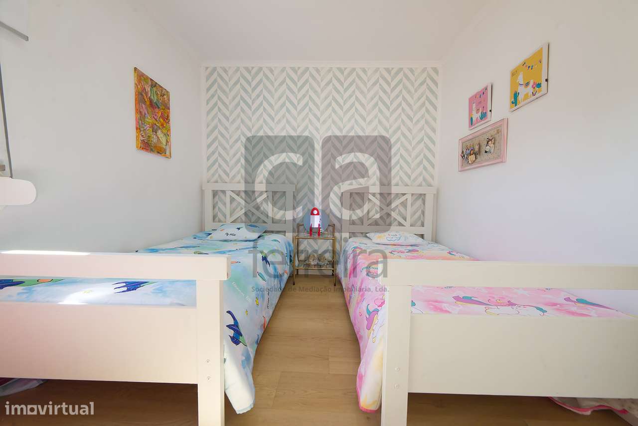 Moradia T3 Totalmente Remodelada em Almeirim-25