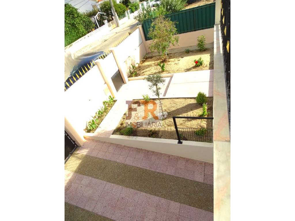 Moradia Duplex T2+1 com sótão aproveitável e Garagem Quinta do Cond...-24