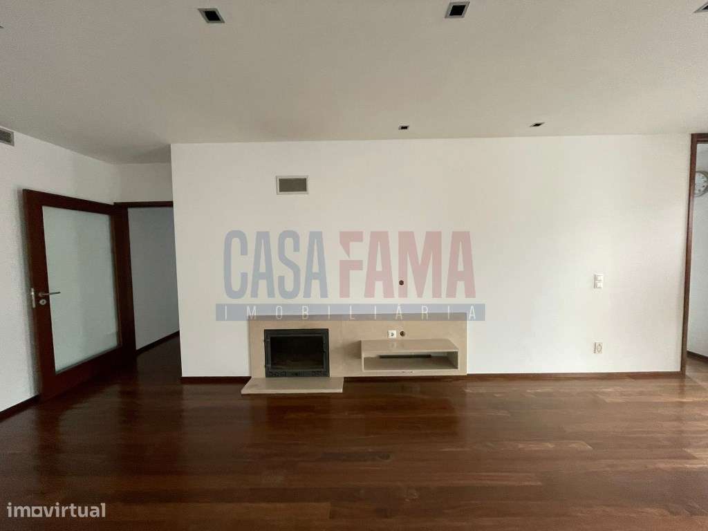 Apartamento T3 Luxuoso no Centro de Santo Tirso - Grande imagem: 4/23