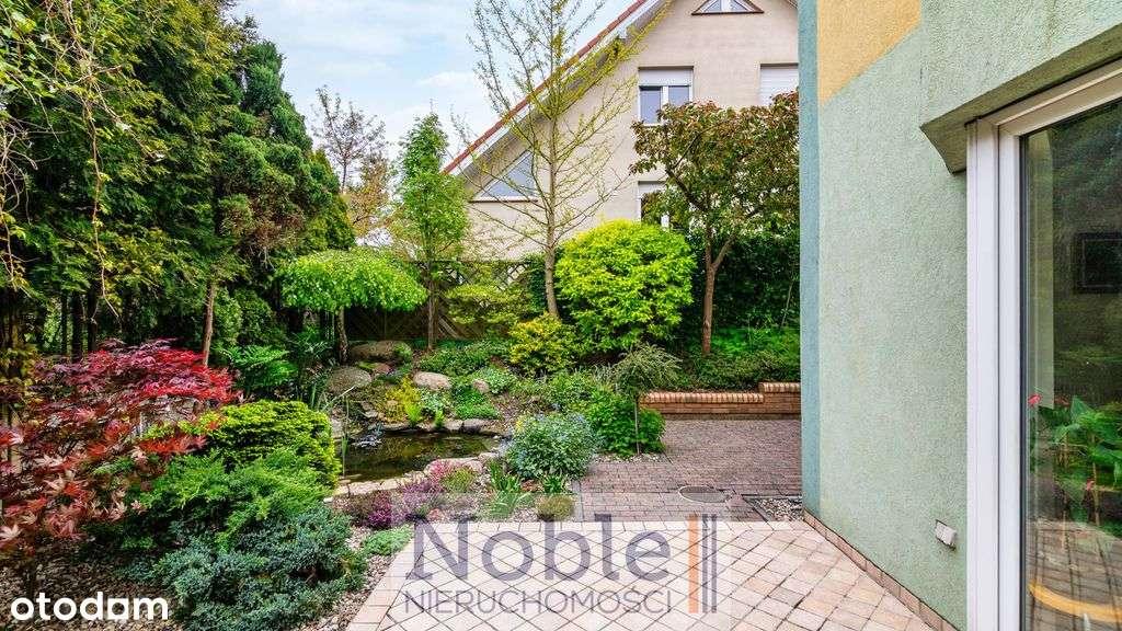 Uroczy dom szeregowy z ogrodem-18