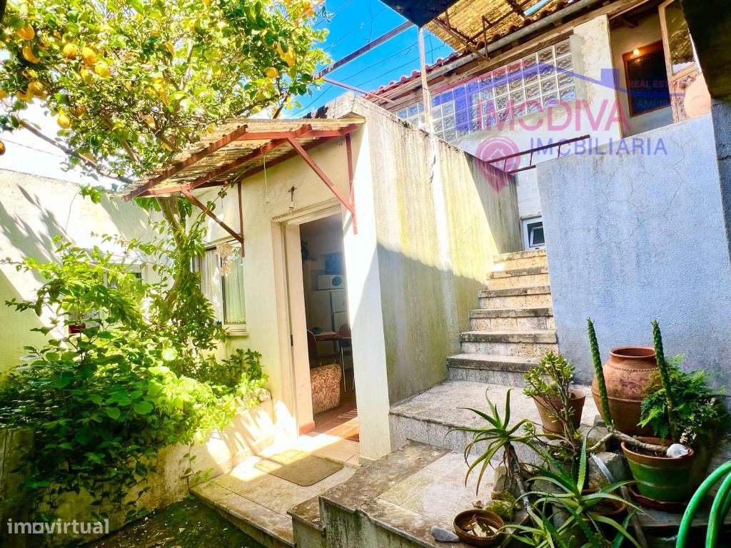 Moradia T4 com anexos no centro de Vila Facaia, Pedrogão Grande - Grande imagem: 3/40