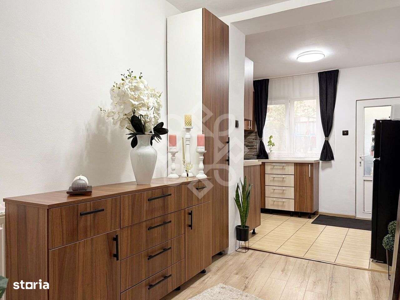 Apartament la curte de vanzare, strada Cardinal Iuliu Hossu Oradea - Imagine principală: 4/18