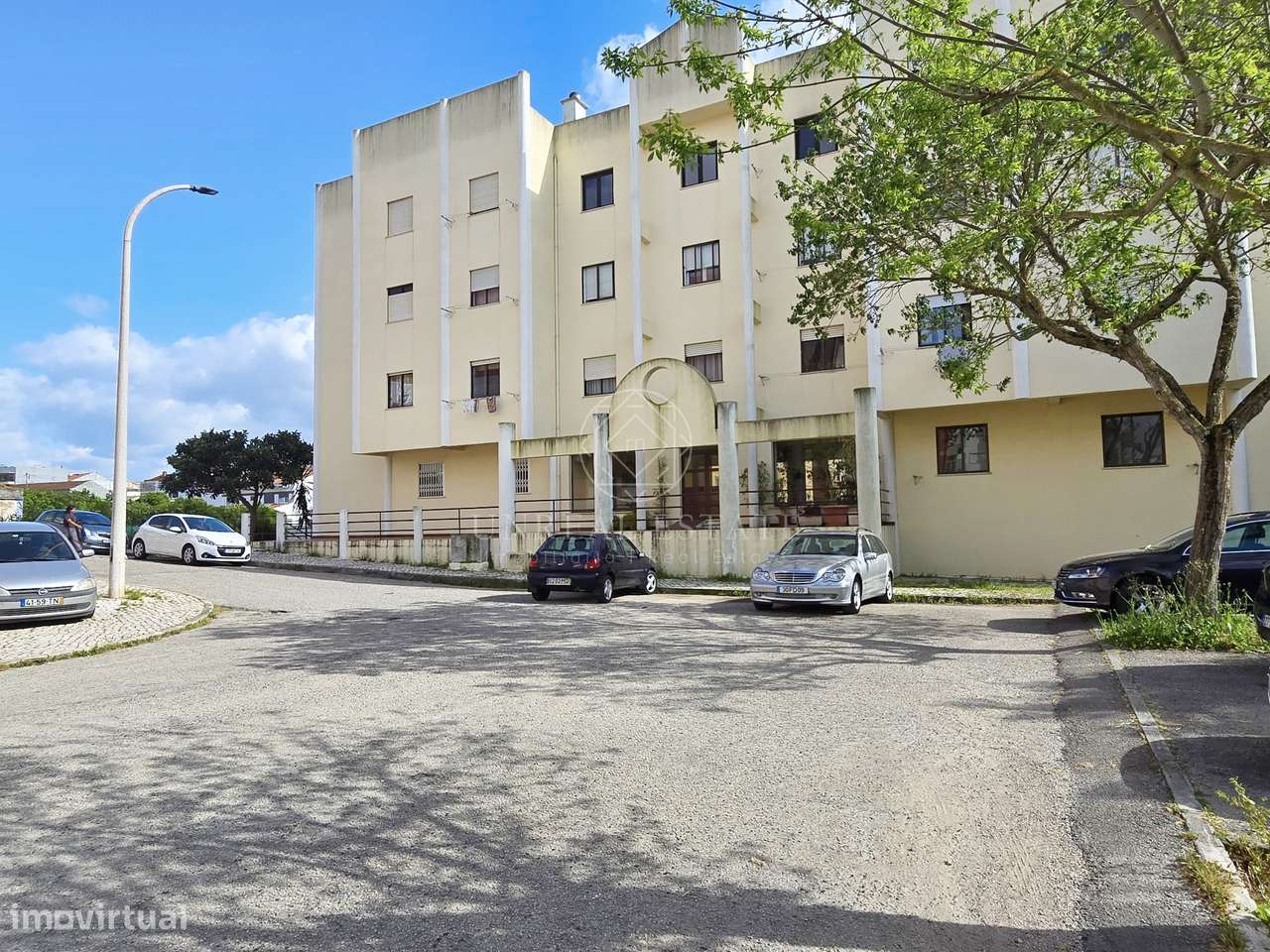 Apartamento T3 em Remodelação com Terraço de 80 m² e Parqueamento | Se-0