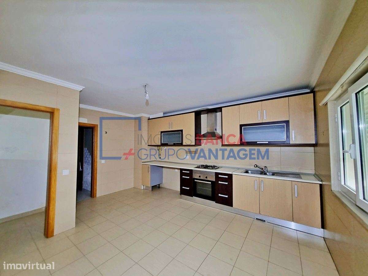 Apartamento T2 em Azeitão (Setúbal) - Grande imagem: 2/21