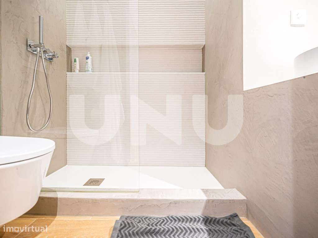 Apartamento T5 transformado em T3, remodelado, com 3 Suítes, na Rua...-10