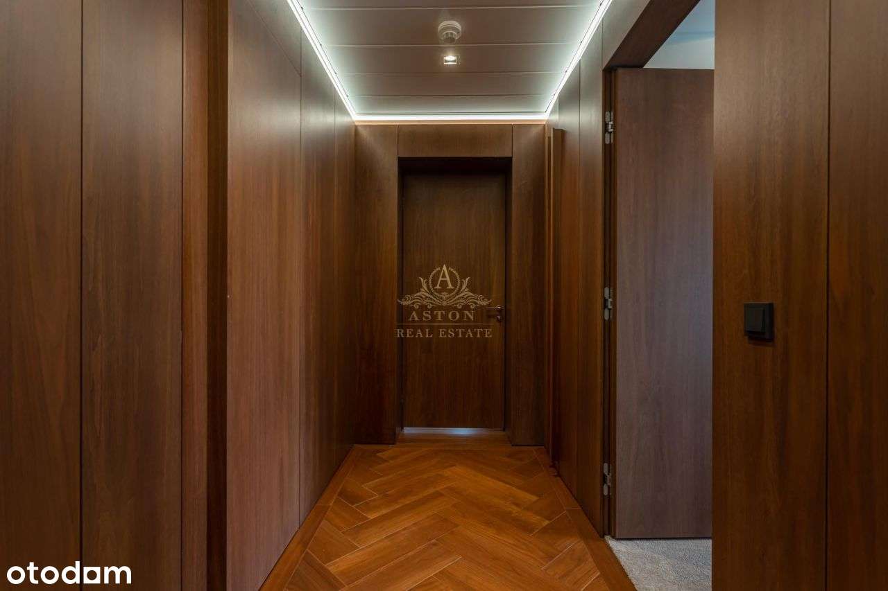 Złota 44 High-Floor Corner Apartment, Panoramic Sk-12