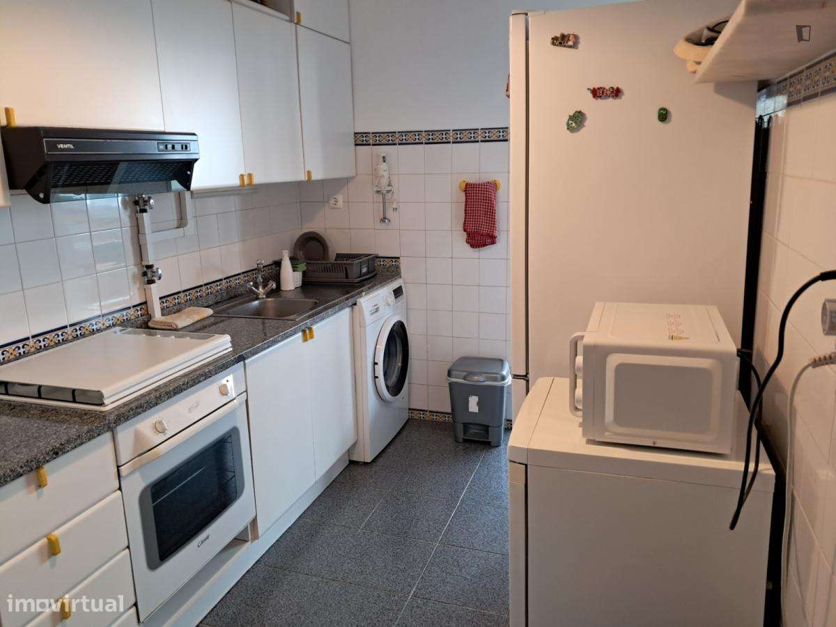 Quarto - localizado em Carcavelos Lisbon - Grande imagem: 2/13