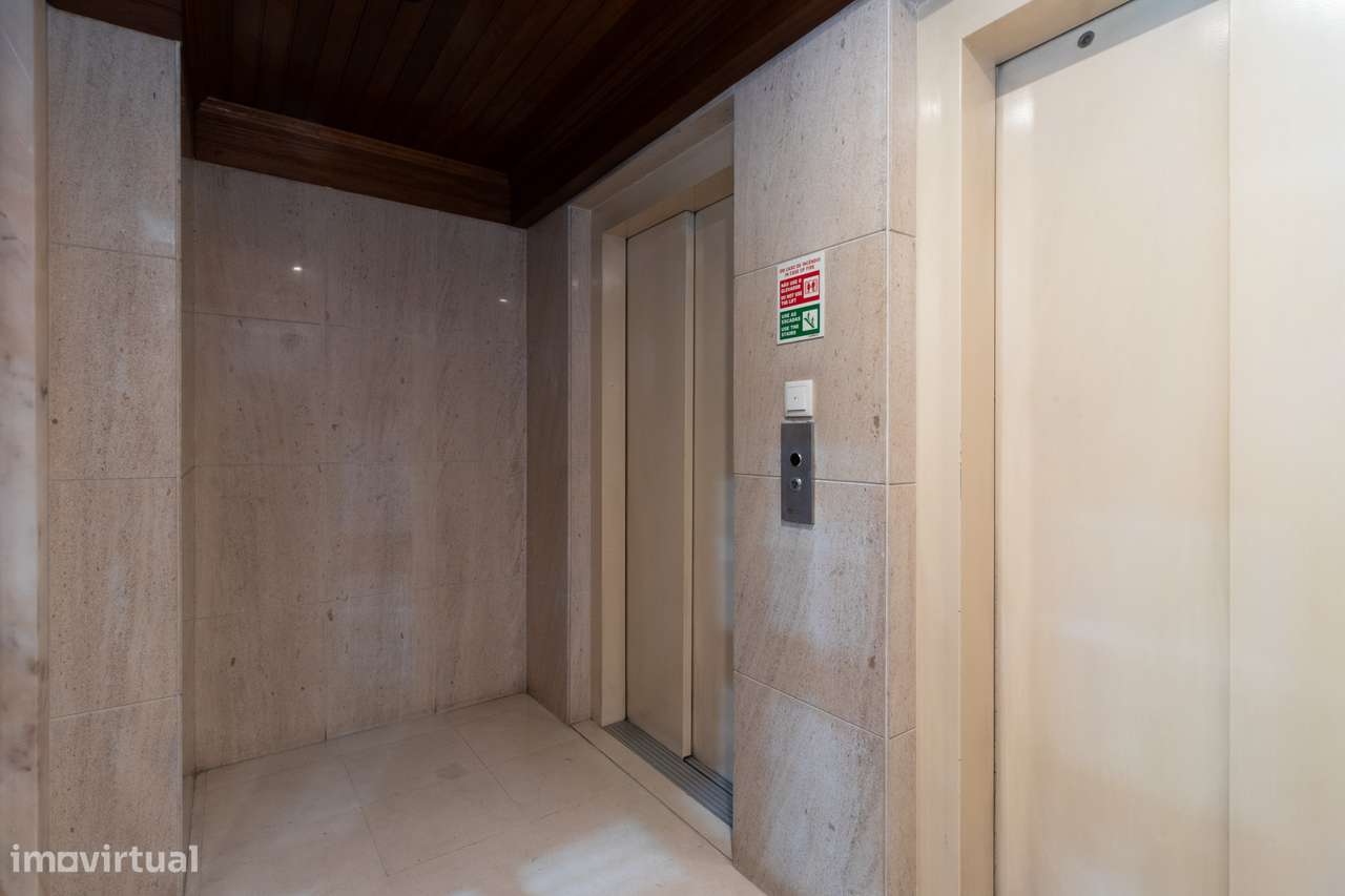 T3 Av. João XXI | 200m2 | 2 Elevadores | 2 Parqueamentos | Arrecadação-31